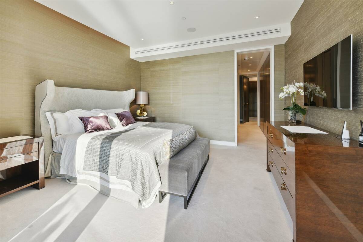 Photo #11 of the Millbank, Riverwalk, SW1P