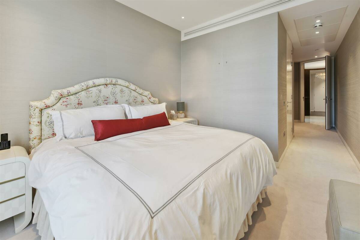 Photo #17 of the Millbank, Riverwalk, SW1P