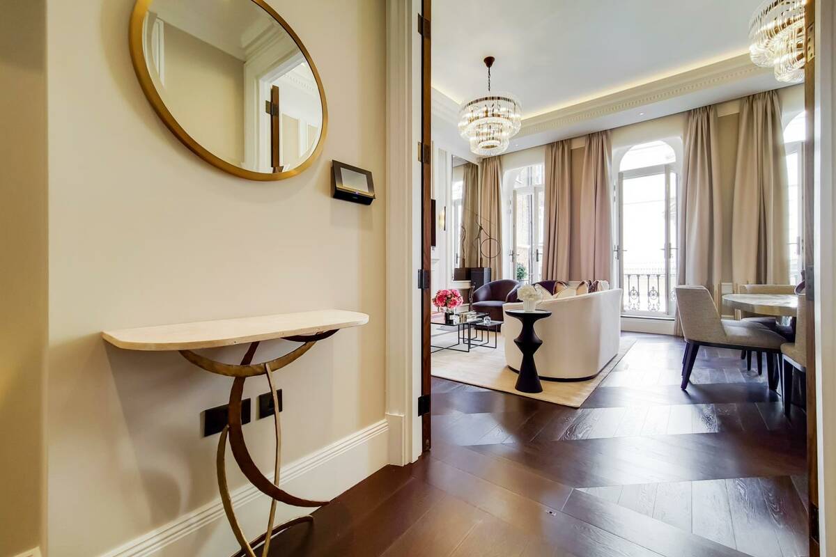 Photo #5 of the Prince Of Wales Terrace, London, W8