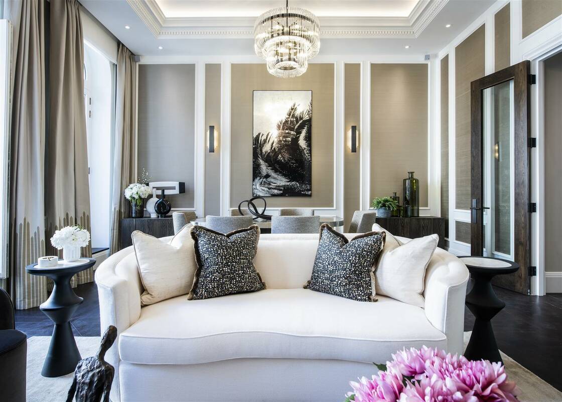 Photo #3 of the Prince Of Wales Terrace, London, W8
