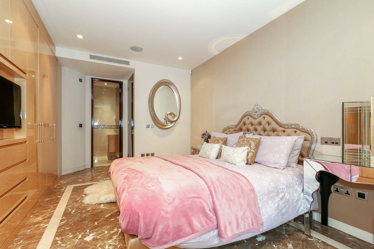 Photo #10 of the Knightsbridge, Parkside Knightsbridge, SW1X