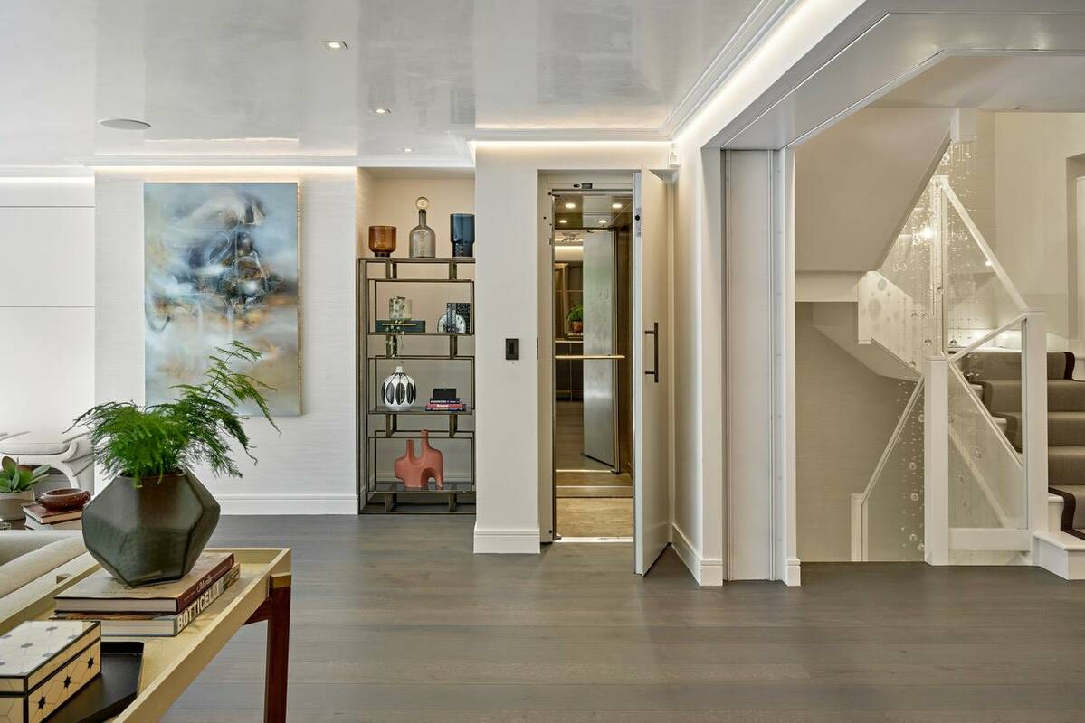 Photo #13 of the Herbert Crescent, London, SW1X