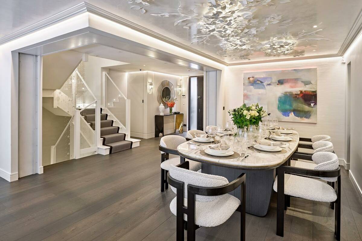 Photo #8 of the Herbert Crescent, London, SW1X