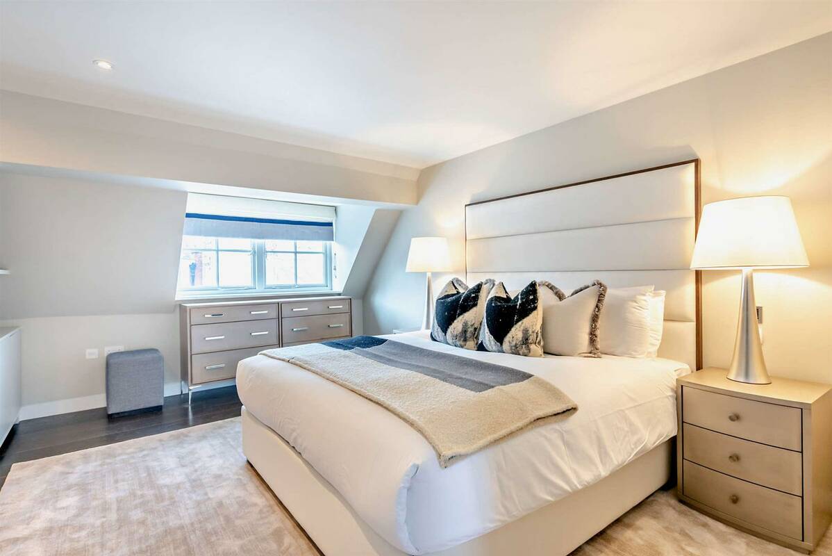 Photo #12 of the Duke Street, London, W1K