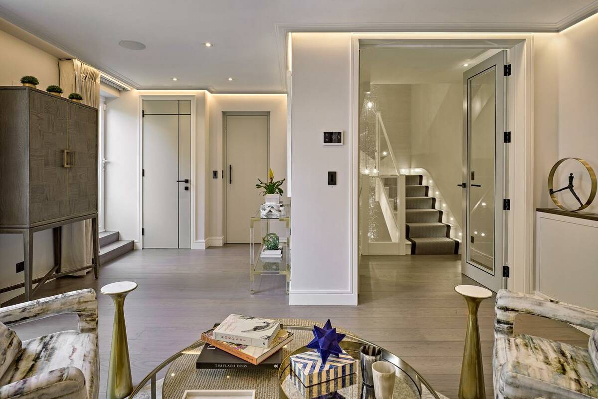 Photo #9 of the Herbert Crescent, London, SW1X