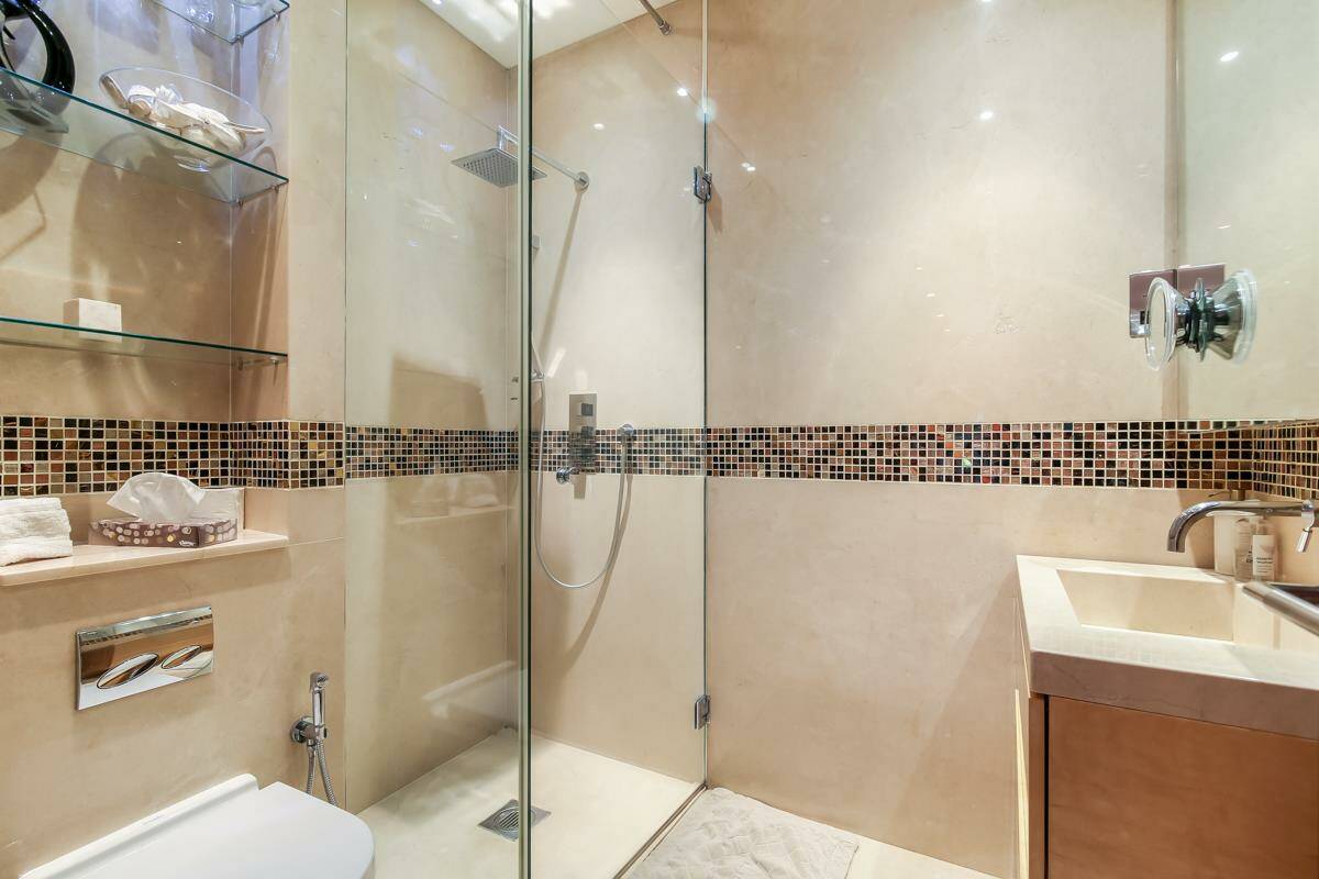 Photo #14 of the Knightsbridge, Parkside Knightsbridge, SW1X