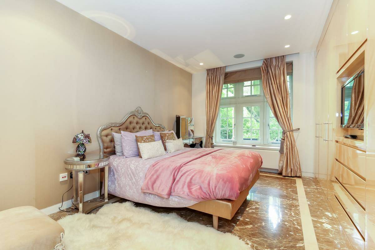Photo #9 of the Knightsbridge, Parkside Knightsbridge, SW1X