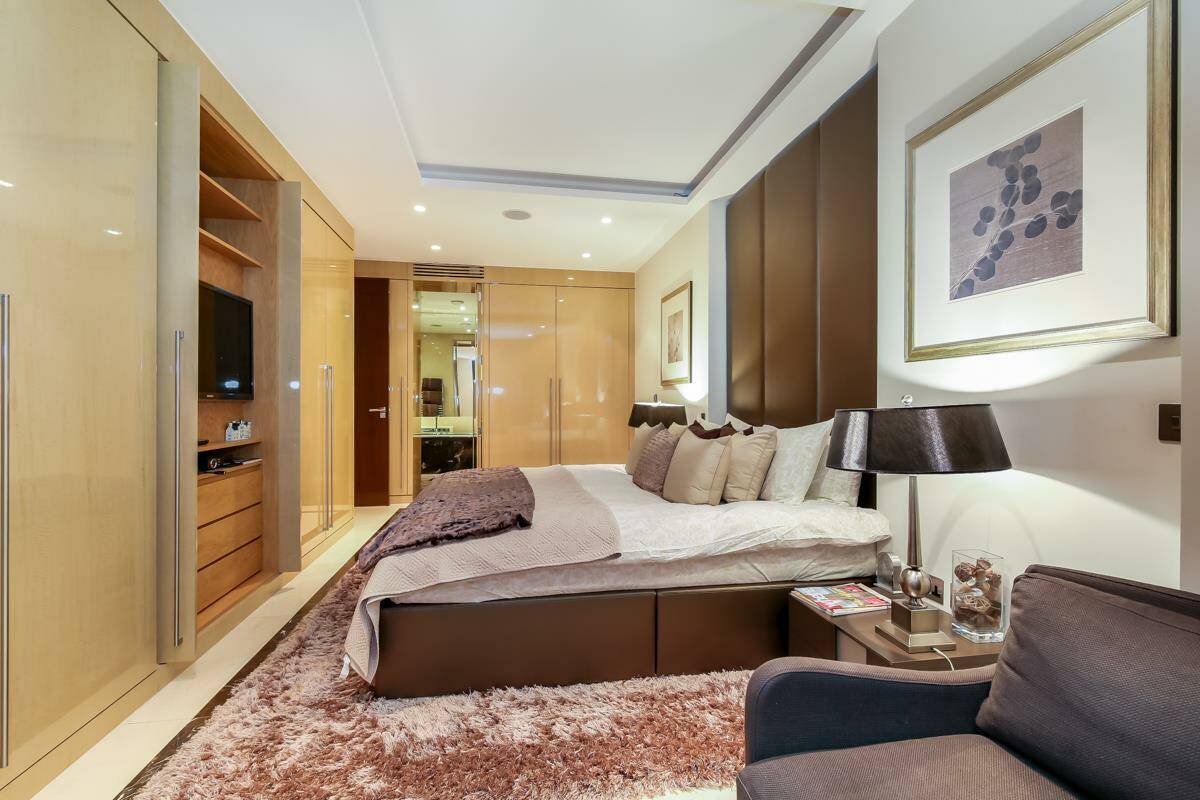 Photo #7 of the Knightsbridge, Parkside Knightsbridge, SW1X