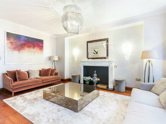 Photo #3 of Upper Brook Street, London, W1K