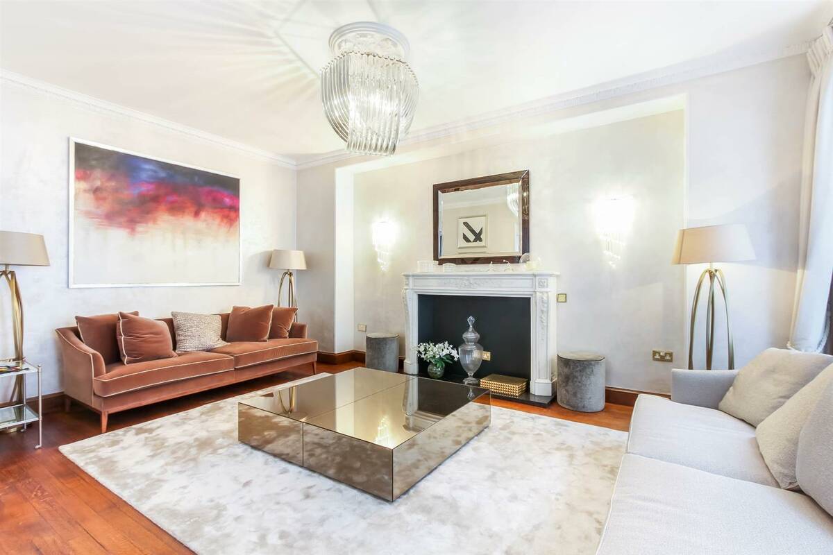 Photo #3 of the Upper Brook Street, London, W1K