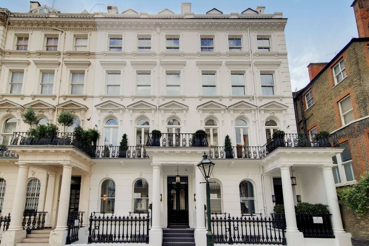 Photo #17 of the Prince Of Wales Terrace, London, W8