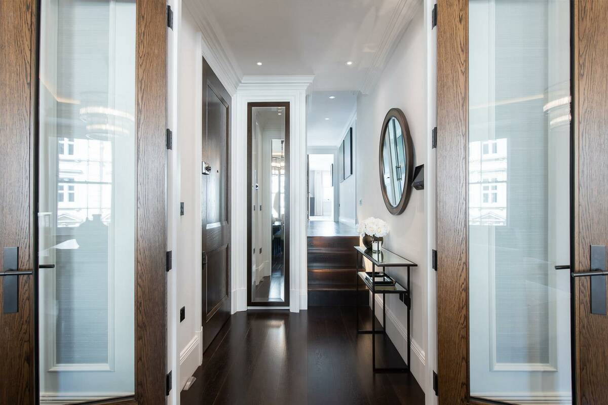 Photo #10 of the Prince Of Wales Terrace, London, W8
