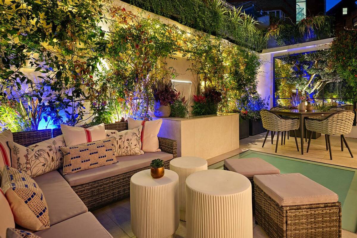 Photo #12 of the Herbert Crescent, London, SW1X