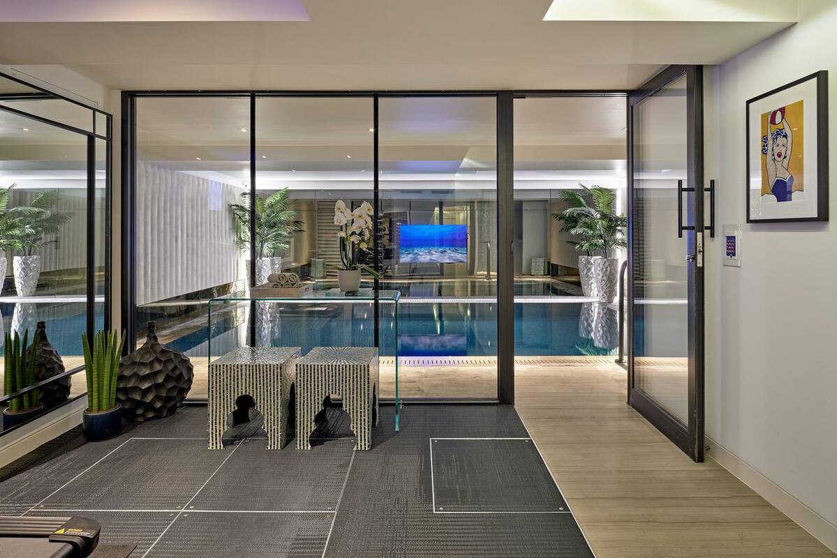 Photo #20 of the Herbert Crescent, London, SW1X