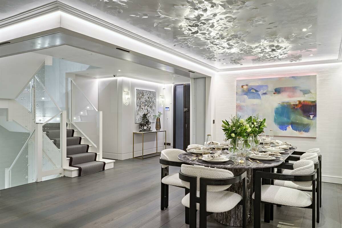 Photo #7 of the Herbert Crescent, London, SW1X