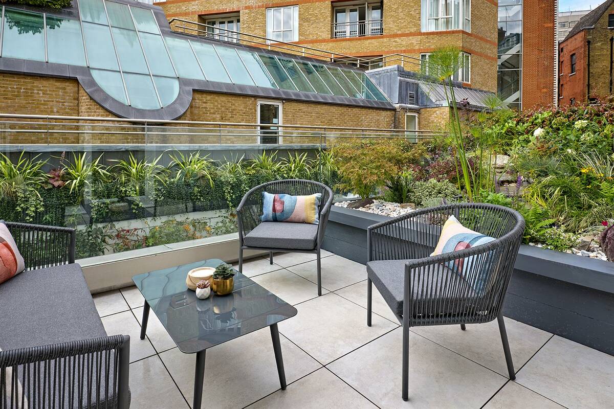 Photo #19 of the Herbert Crescent, London, SW1X