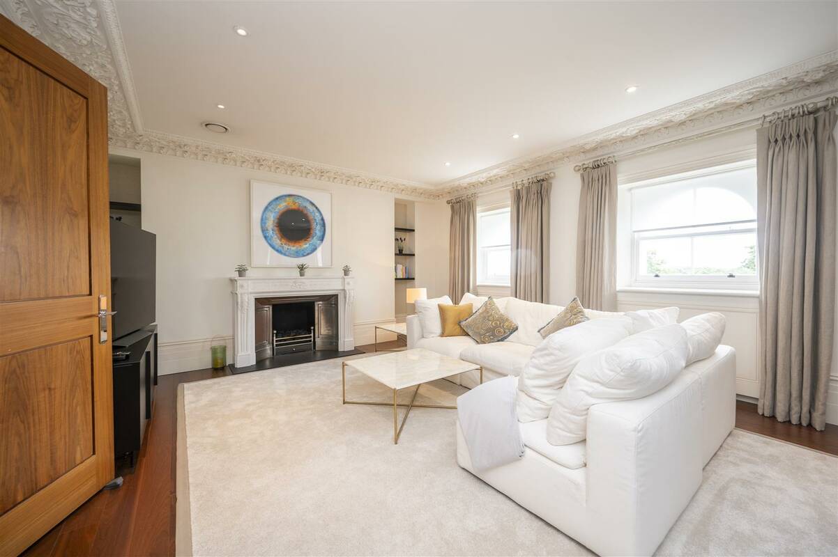 Photo #2 of the Lancaster Gate, London, W2