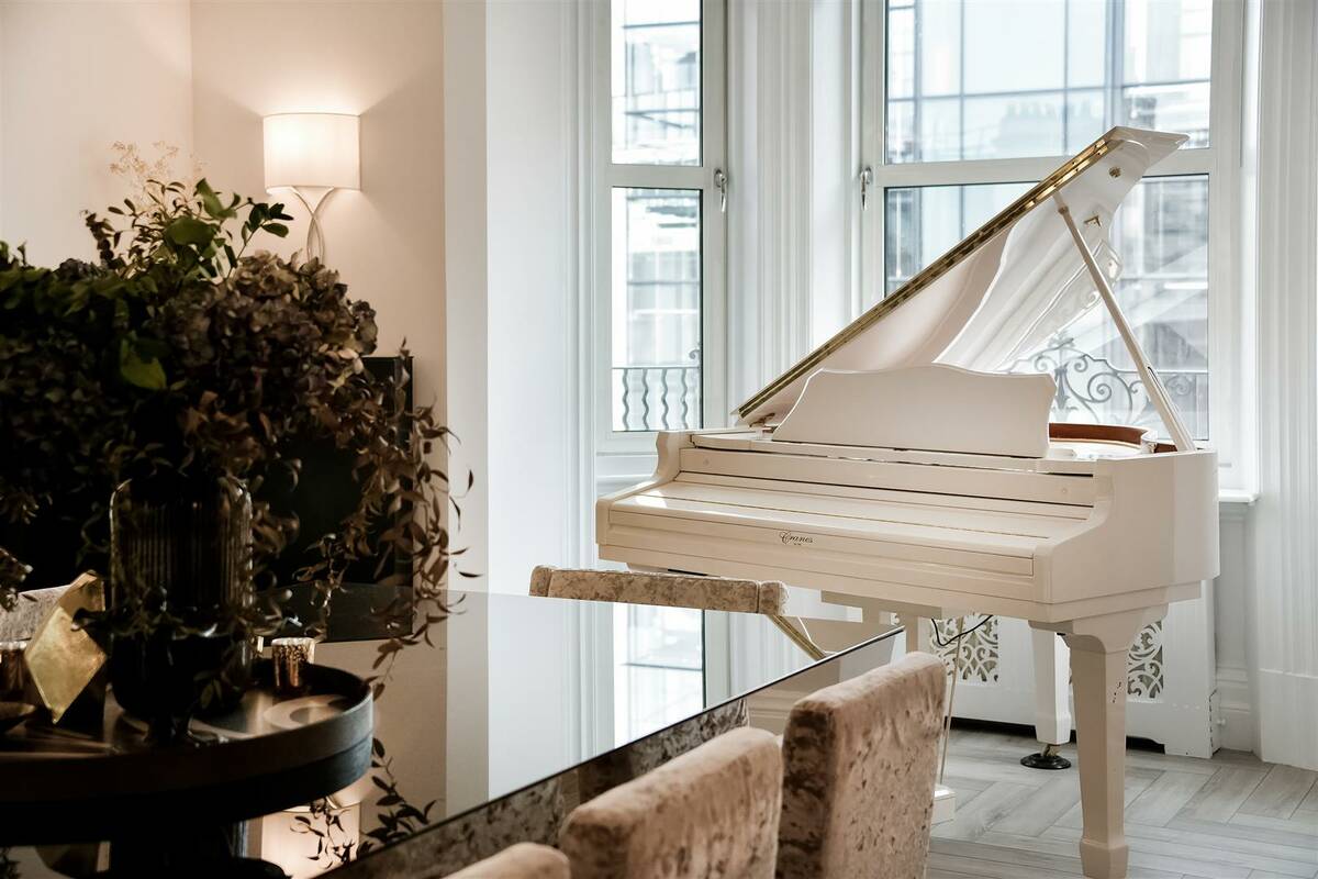 Photo #9 of the Knightsbridge, Wellington Court, SW1X