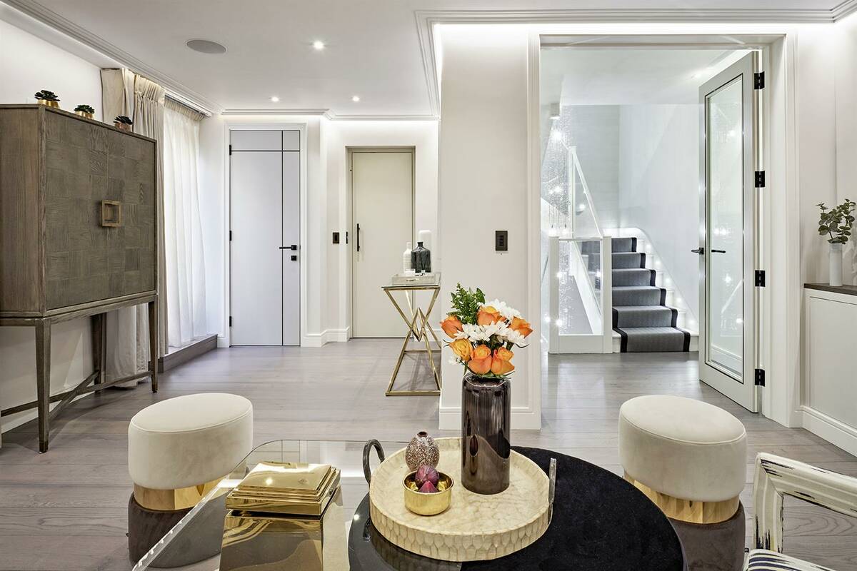 Photo #10 of the Herbert Crescent, London, SW1X