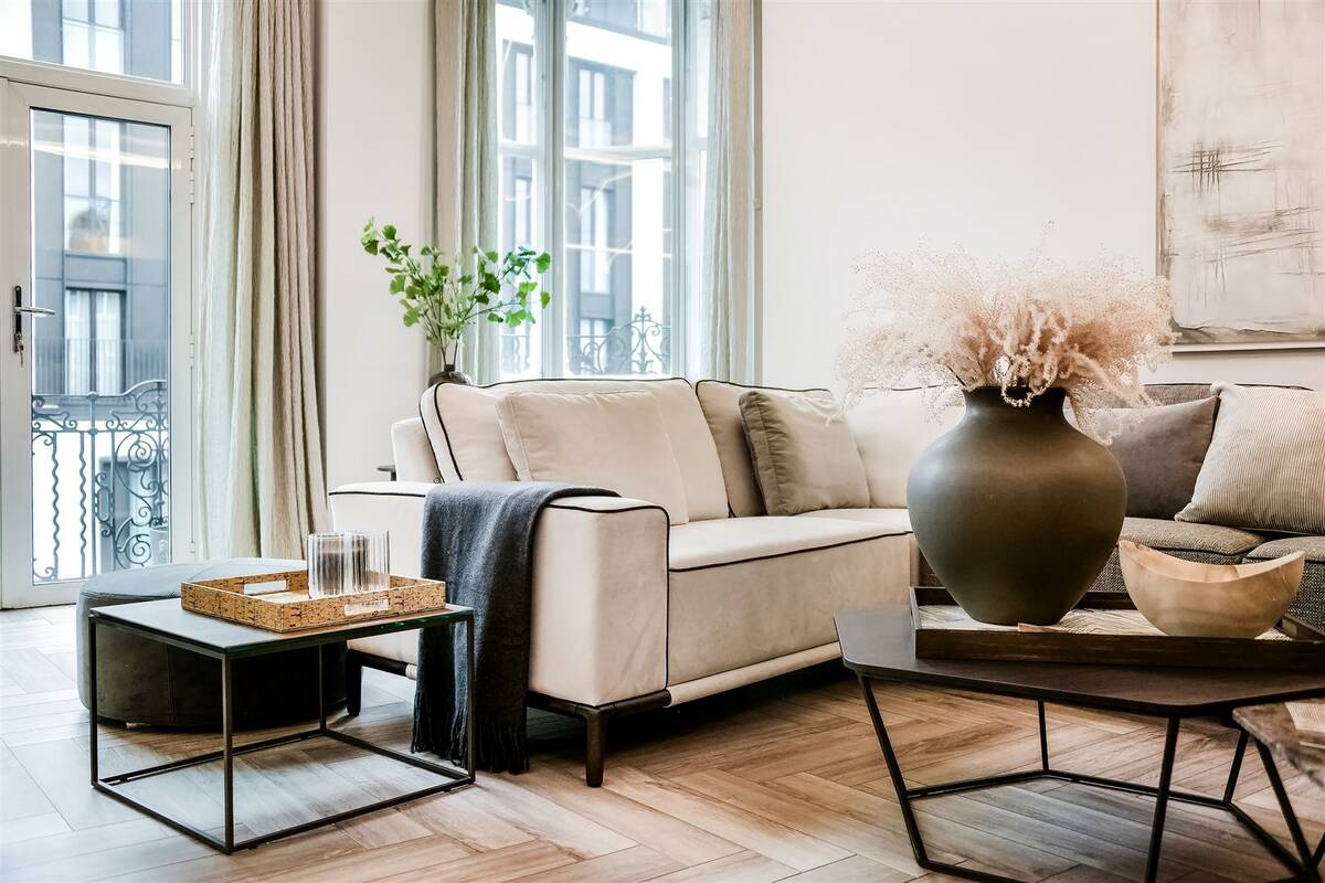 Photo #3 of the Knightsbridge, Wellington Court, SW1X