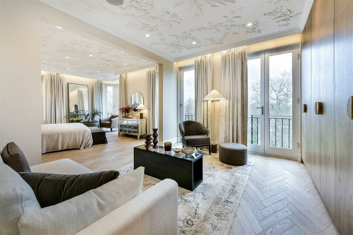 Photo #19 of the Knightsbridge, Wellington Court, SW1X