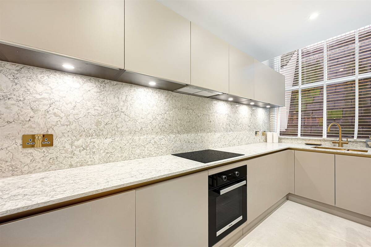 Photo #9 of the Hans Road, London, SW3