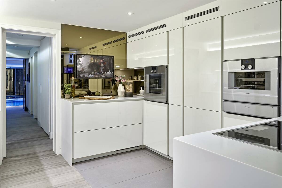 Photo #12 of the Herbert Crescent, London, SW1X
