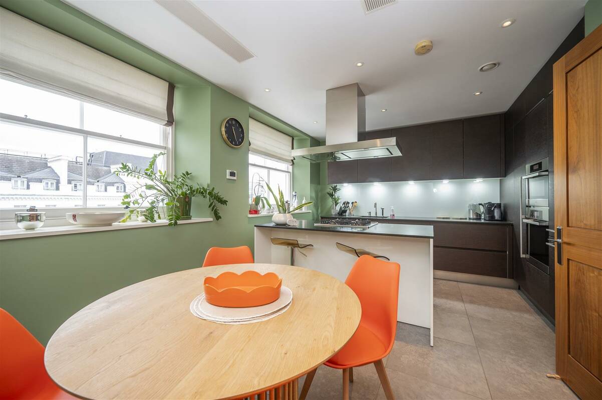 Photo #10 of the Lancaster Gate, London, W2