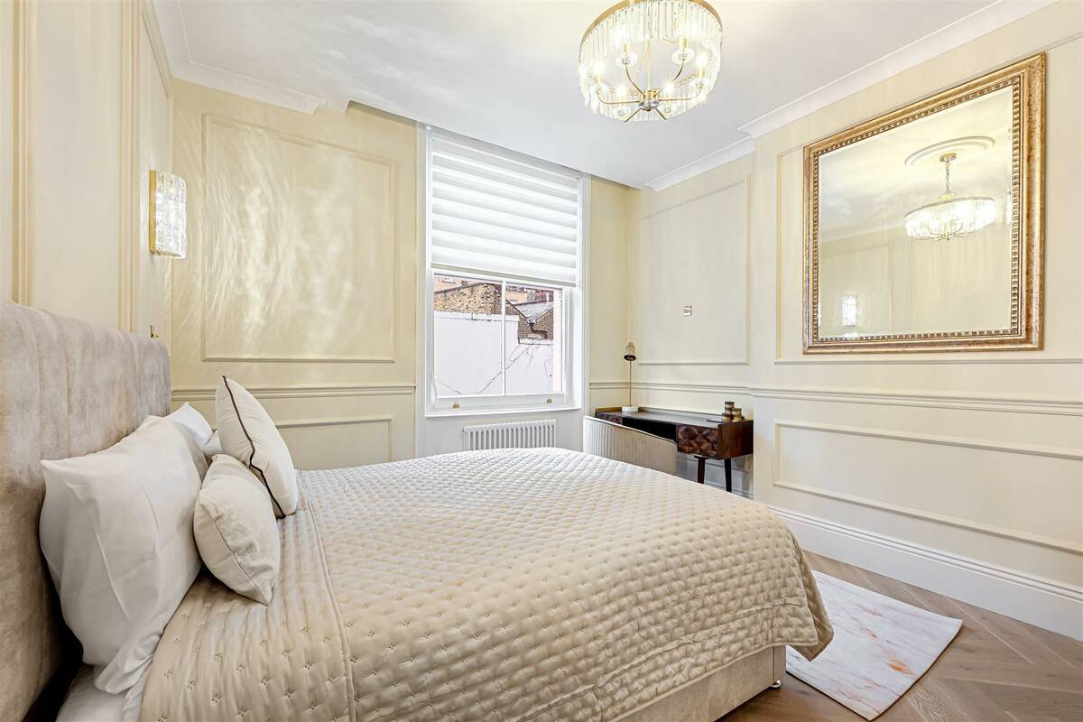 Photo #13 of the Hans Road, London, SW3