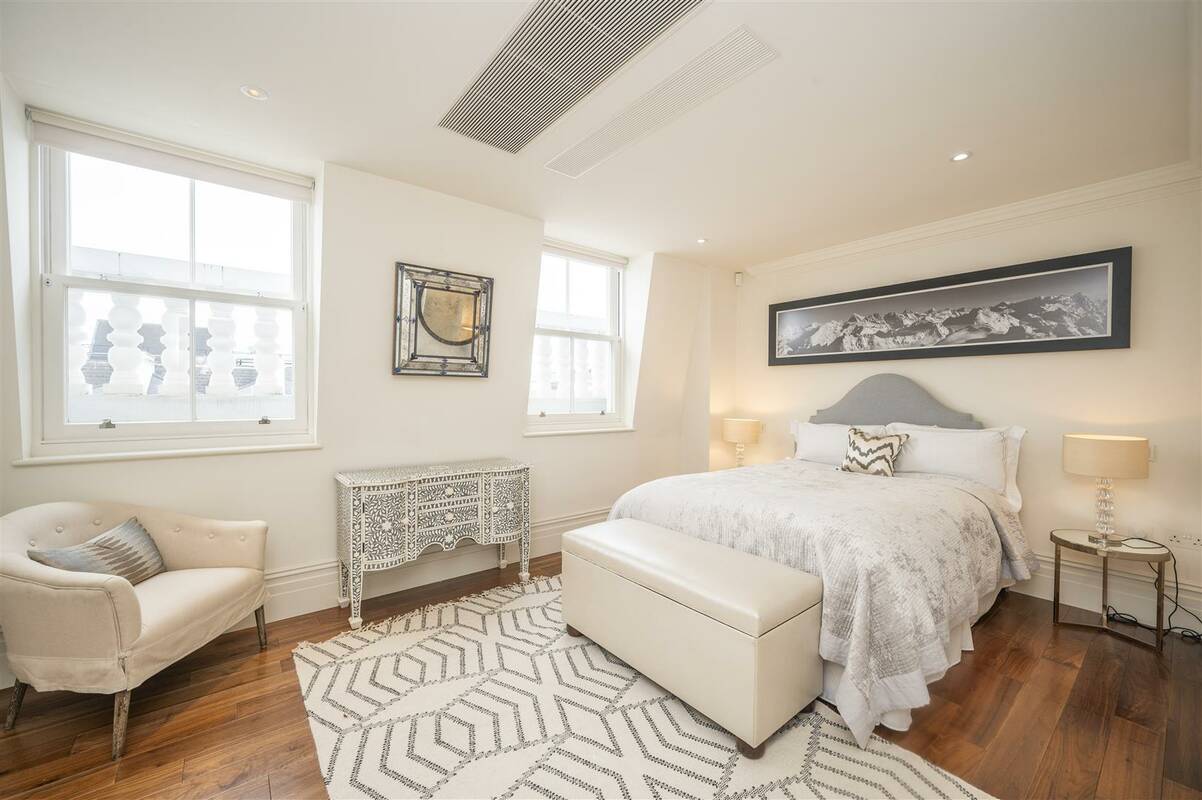Photo #12 of the Lancaster Gate, London, W2