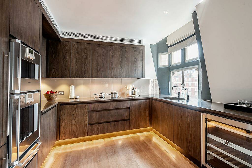 Photo #2 of the Duke Street, London, W1K