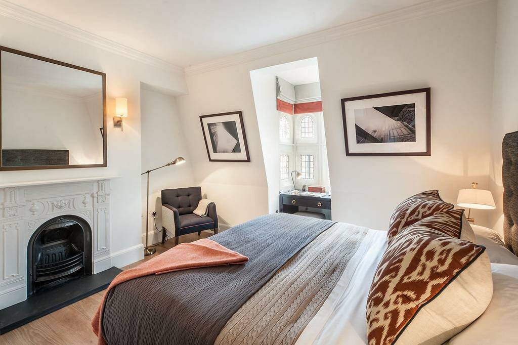 Photo #10 of the Duke Street, London, W1K