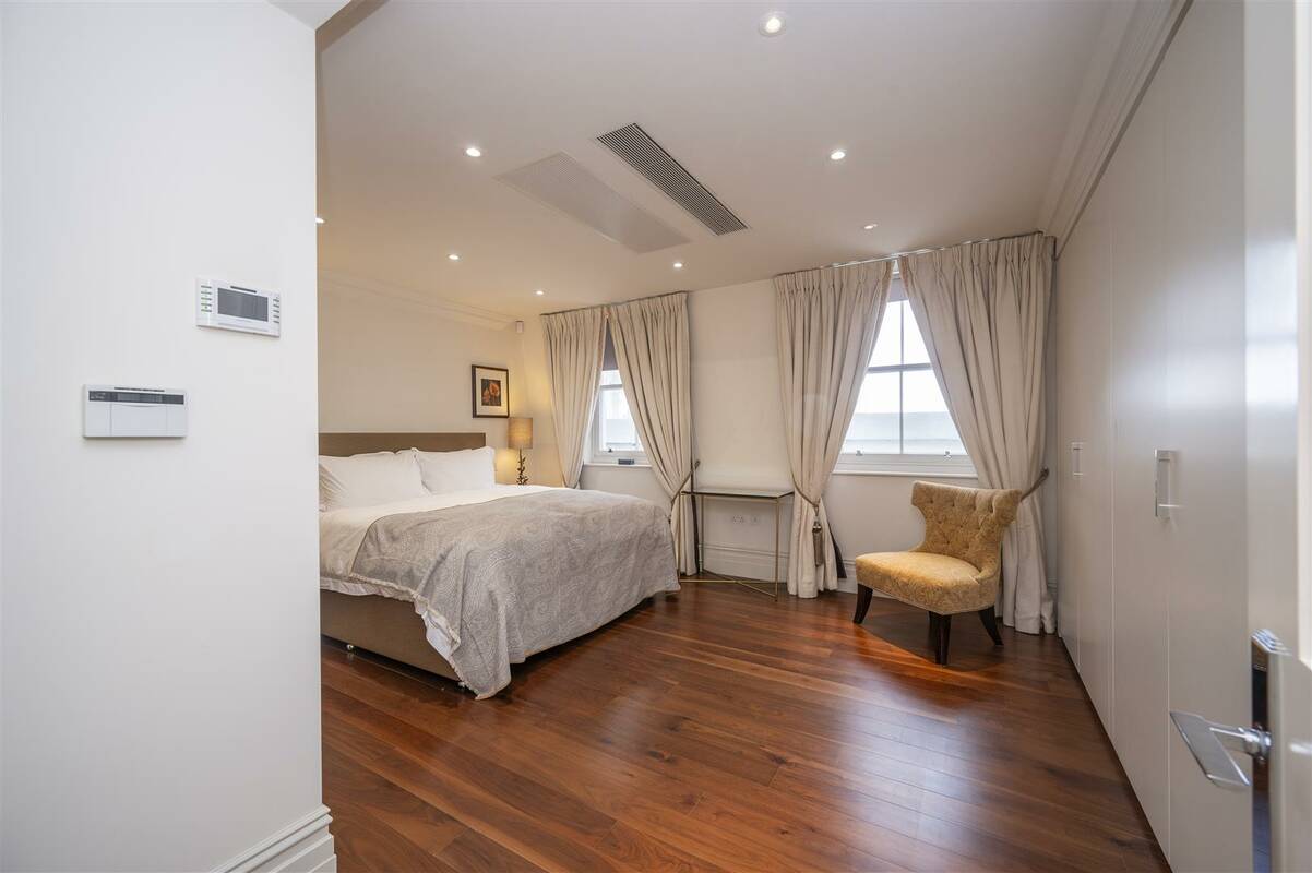 Photo #18 of the Lancaster Gate, London, W2