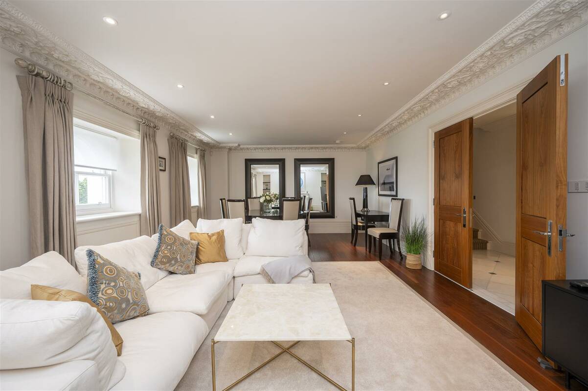 Photo #4 of the Lancaster Gate, London, W2