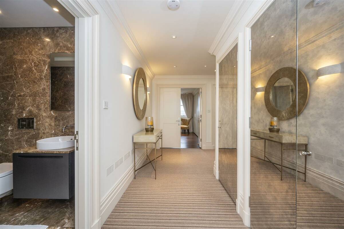 Photo #16 of the Lancaster Gate, London, W2