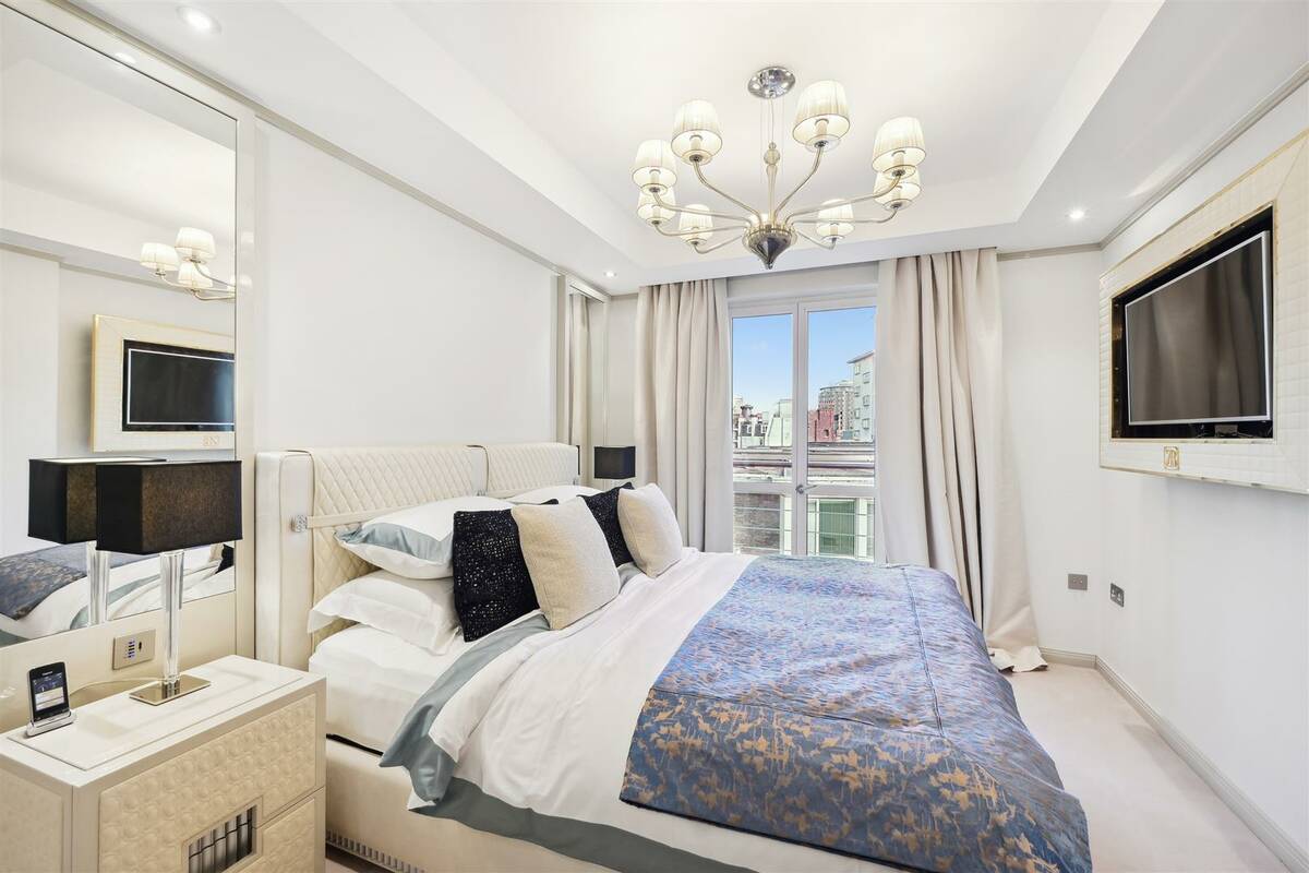 Photo #17 of the Lancelot Place, London, SW7