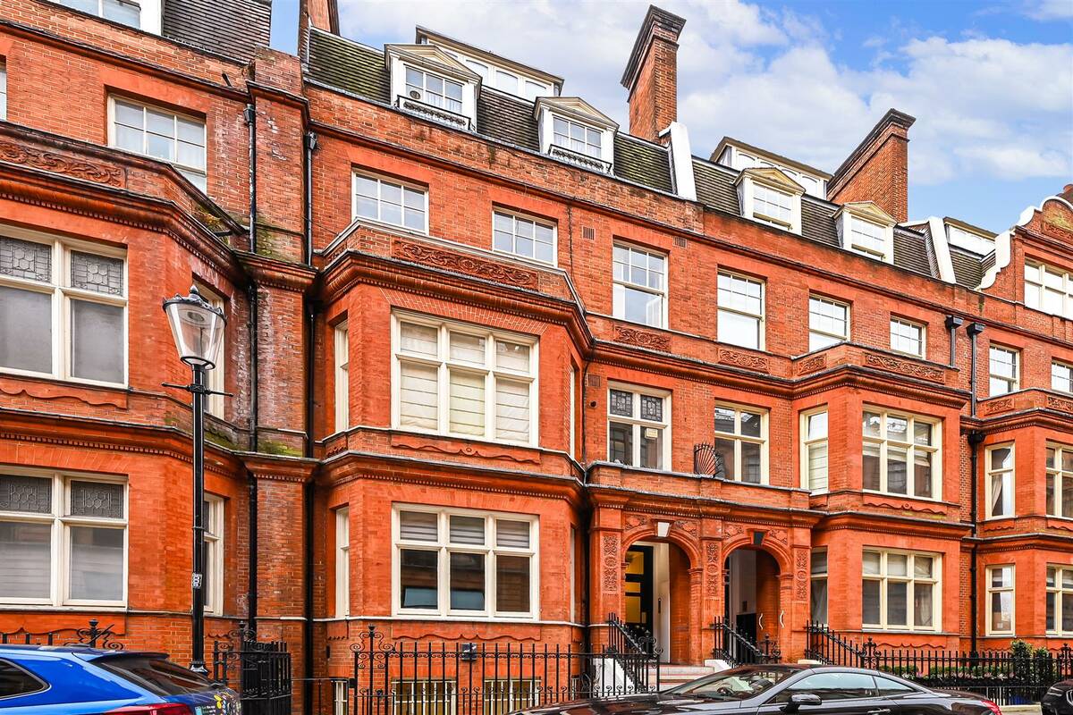 Photo #2 of the Hans Road, London, SW3
