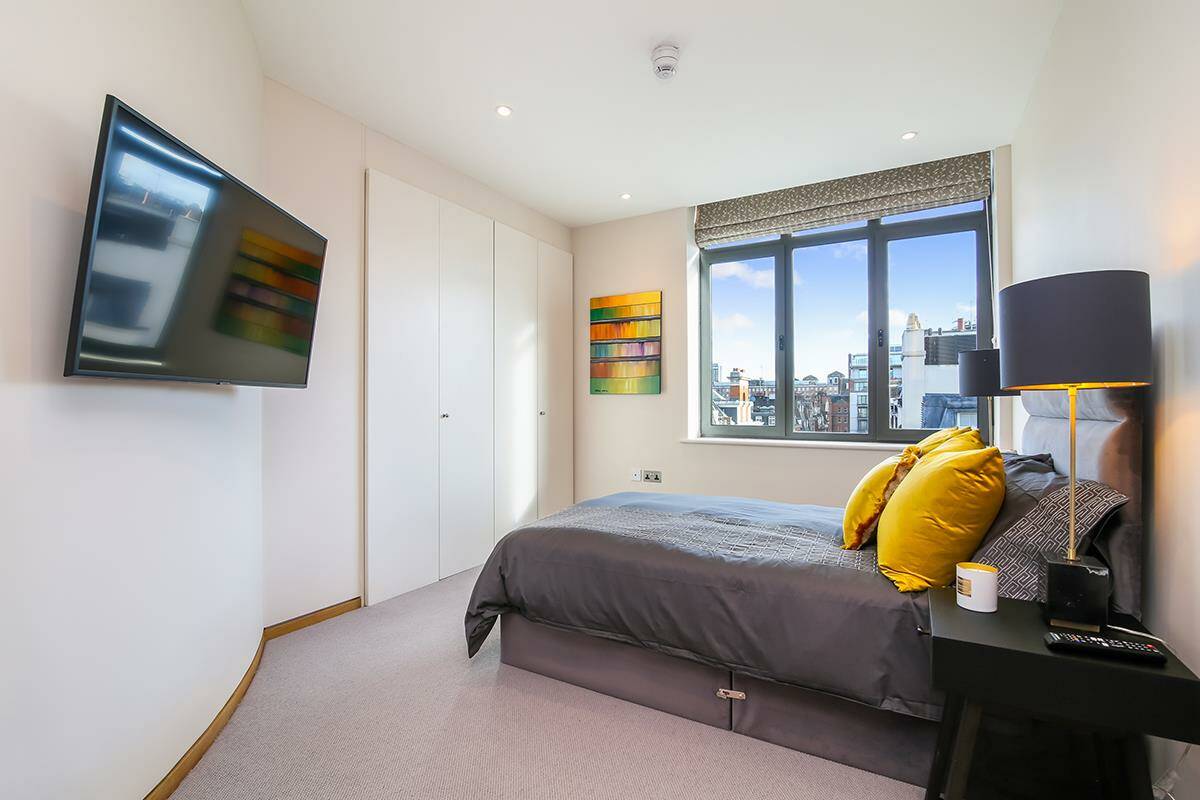 Photo #12 of the North Row, London, W1K