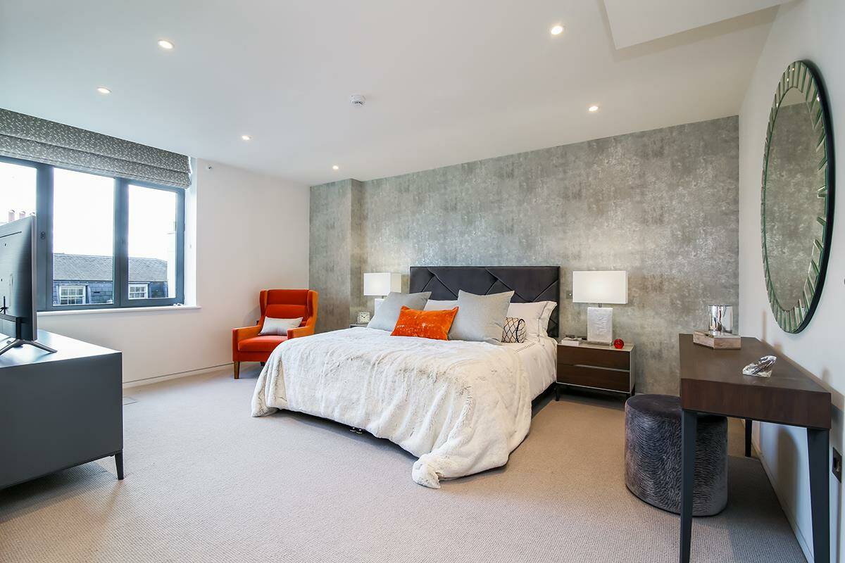 Photo #7 of the North Row, London, W1K
