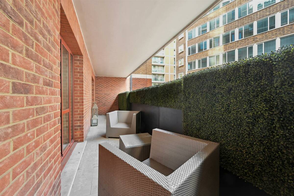 Photo #18 of the Lancelot Place, London, SW7