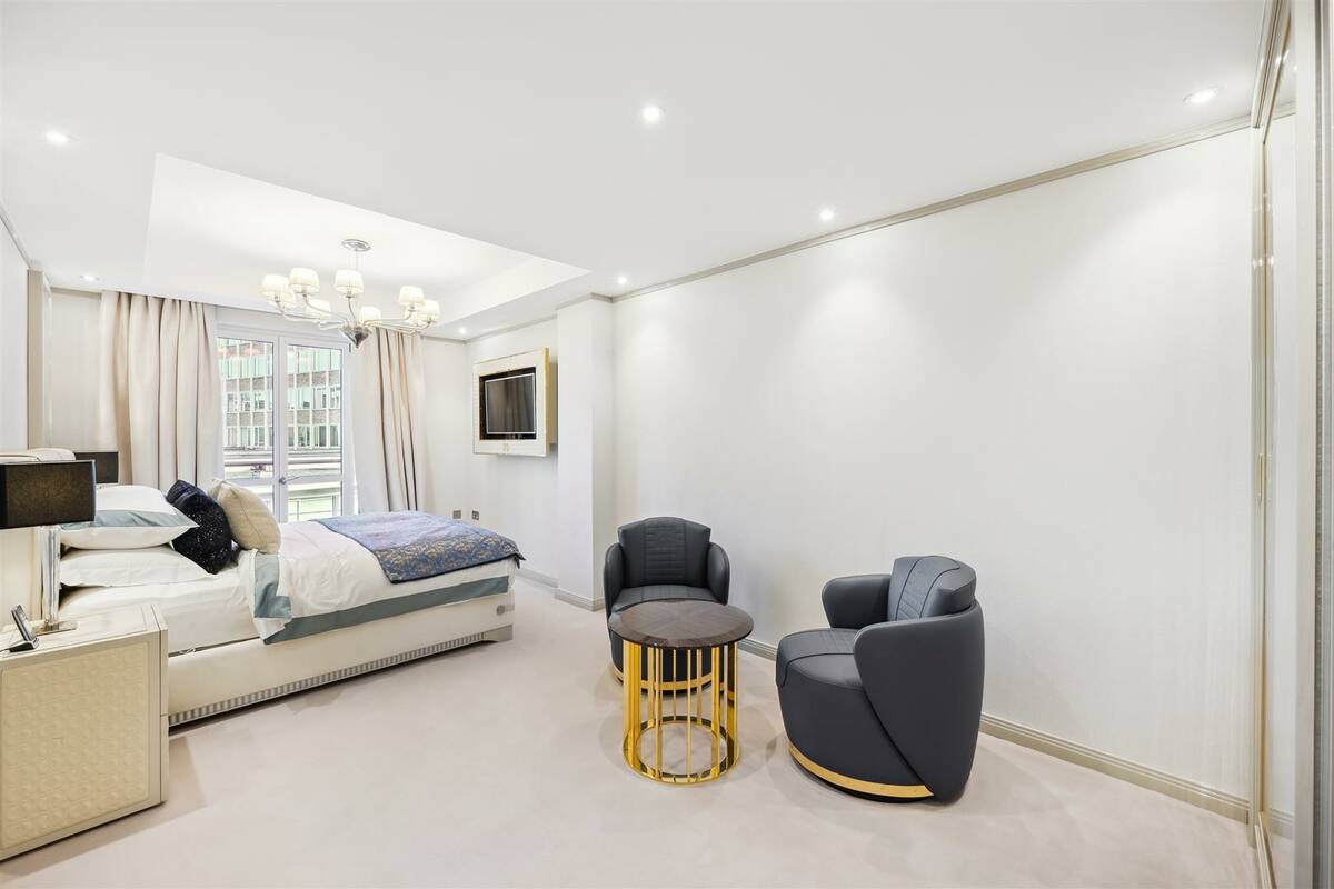 Photo #18 of the Lancelot Place, London, SW7
