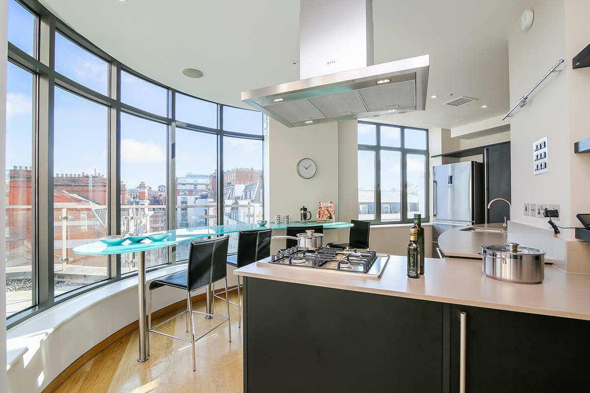 Photo #5 of the North Row, London, W1K