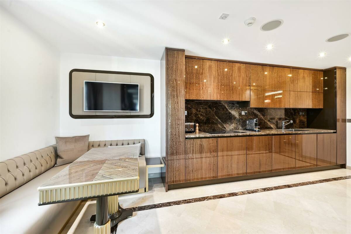 Photo #7 of the Lancelot Place, London, SW7