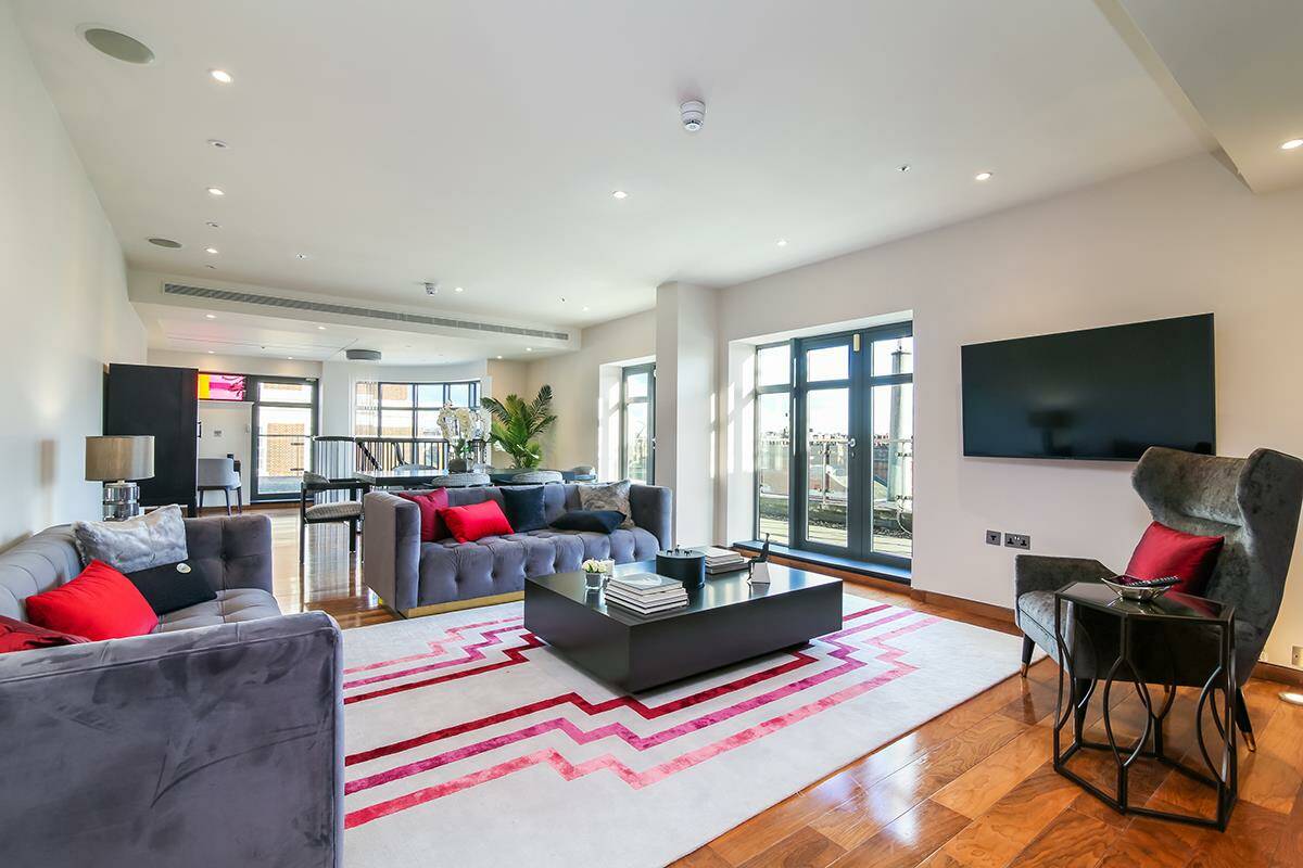 Photo #1 of the North Row, London, W1K