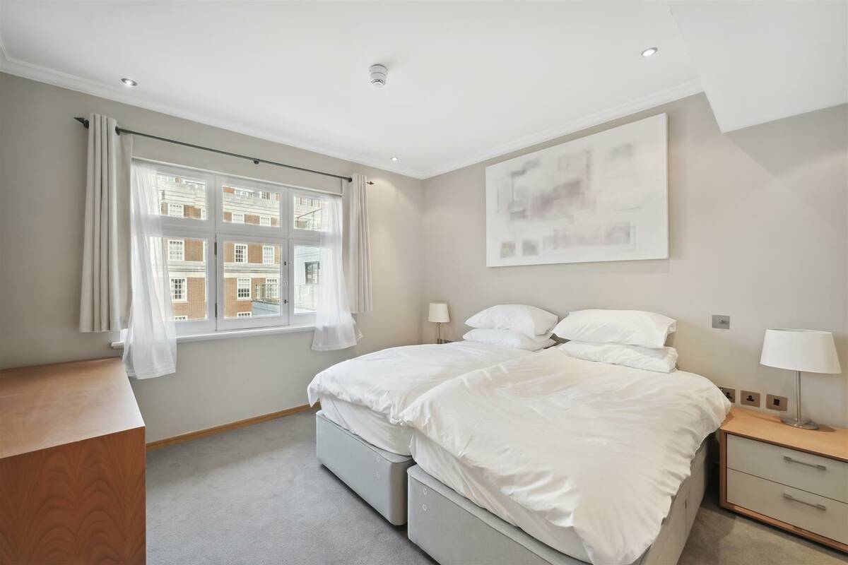 Photo #5 of the North Row, London, W1K