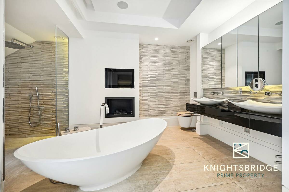 Photo #9 of the Adams Row, London, W1K