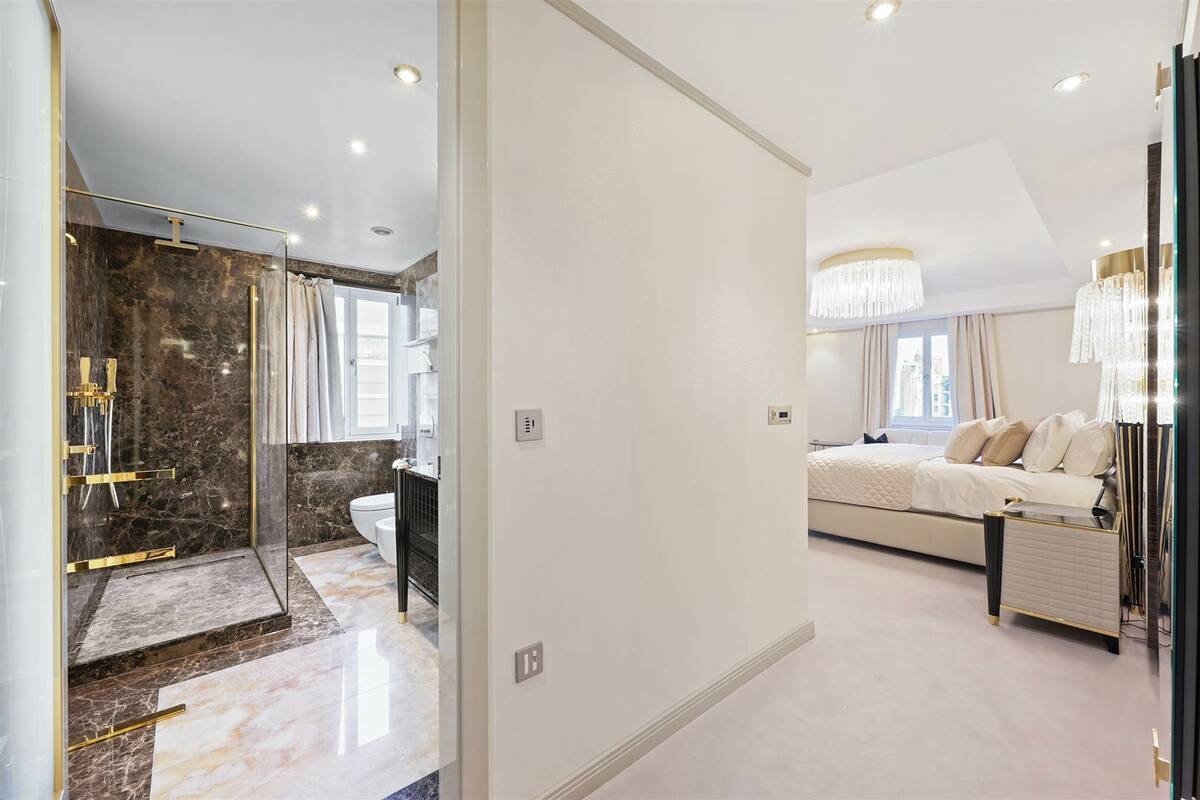 Photo #10 of the Lancelot Place, London, SW7