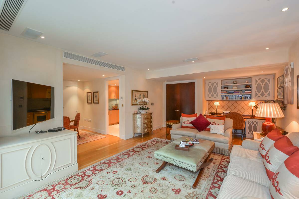 Photo #3 of the Knightsbridge, The Knightsbridge Apartments, SW7