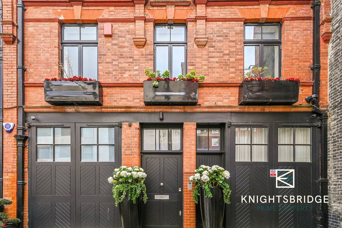 Photo #1 of the Adams Row, London, W1K