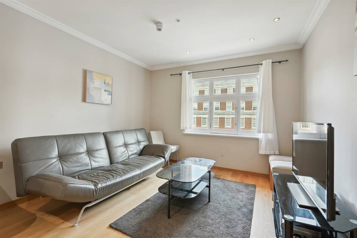 Photo #3 of the North Row, London, W1K